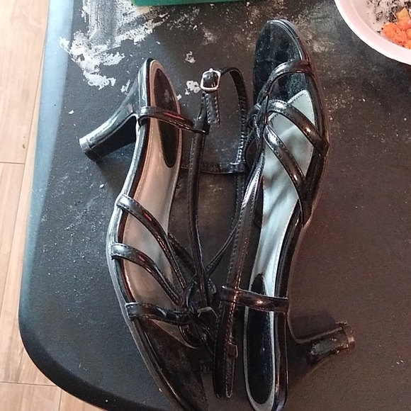 Heels - Picture 2 of 2